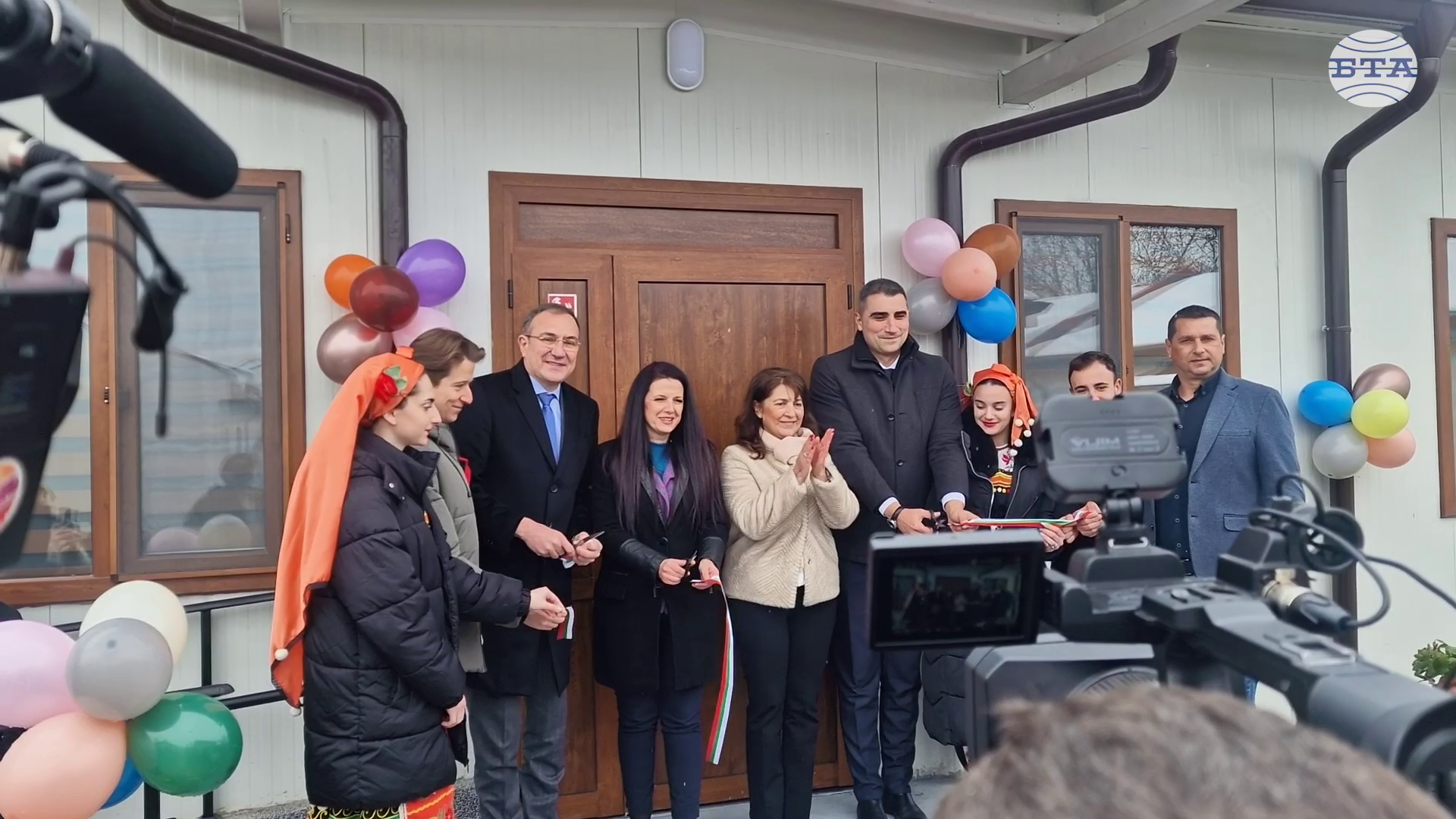 Социалният министър в оставка Борислав Гуцанов откри реновирания Дом за възрастни хора в пазарджишкото село Главиница