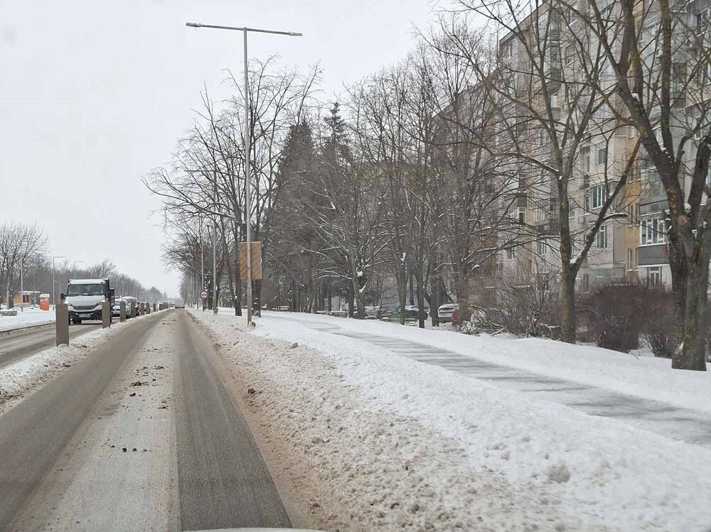 Община Шумен: Екипите по зимно поддържане ще продължат работа и след 20:00 ч.