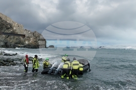 Антарктида - остров Ливингстън - научноизследователски кораб „Св. св. Кирил и Методий“ - антарктическа база „Св. Климент Охридски“