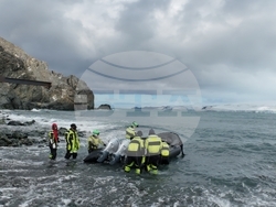 Антарктида - остров Ливингстън - научноизследователски кораб „Св. св. Кирил и Методий“ - антарктическа база „Св. Климент Охридски“