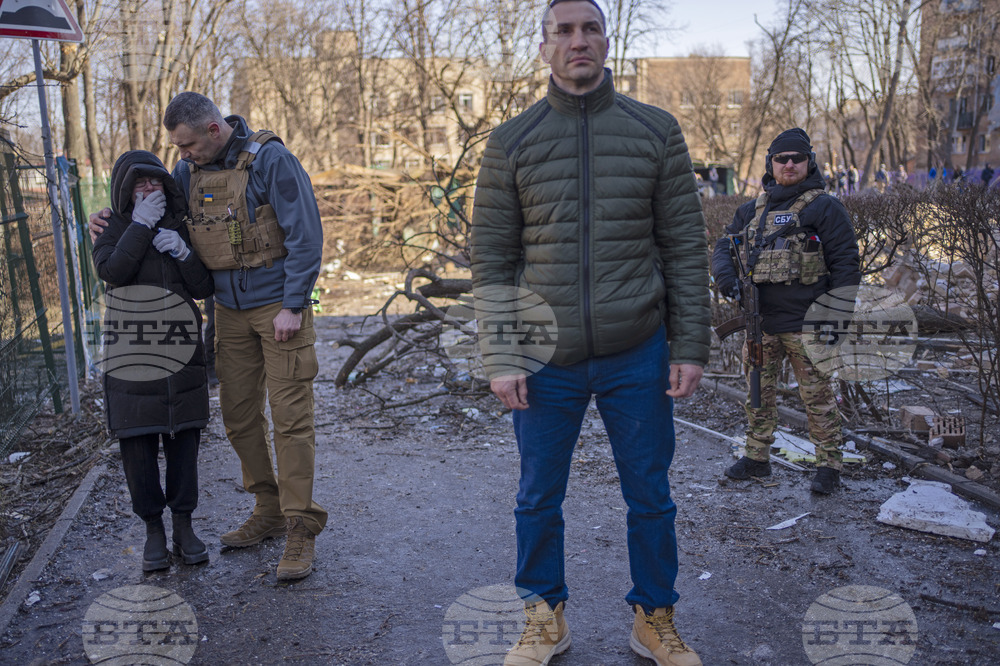 Местните власти в Одеса казаха, че Русия е атакувала околностите на града; комендантски час в Киев