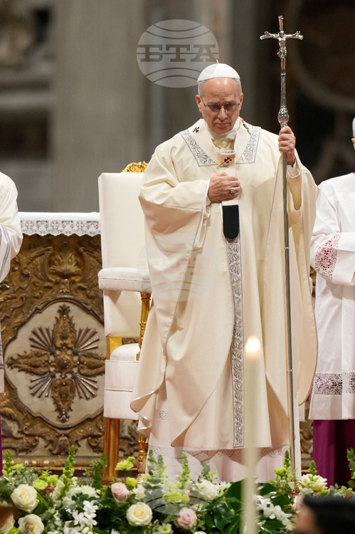 Папа Лъв Четиринайсети е изправен пред първата си голяма криза