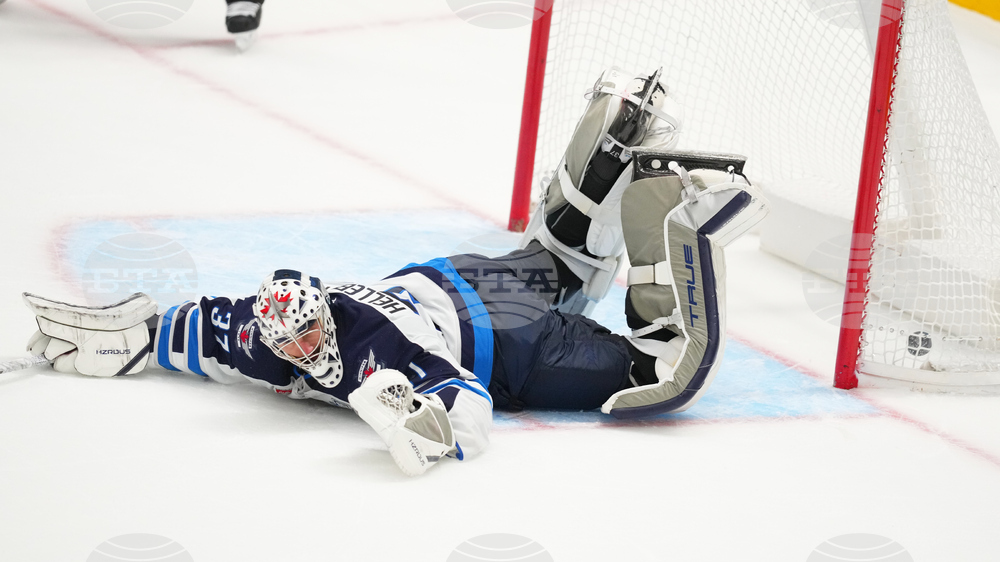 APTOPIX Jets Stars Hockey