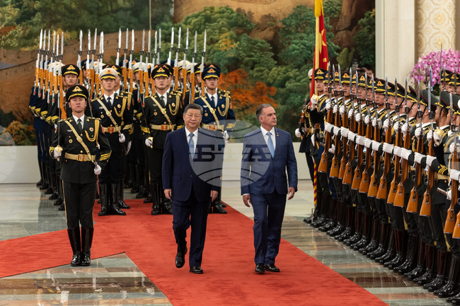 Си Цзинпин призова на среща с уругвайския президент за справедлив многополюсен свят