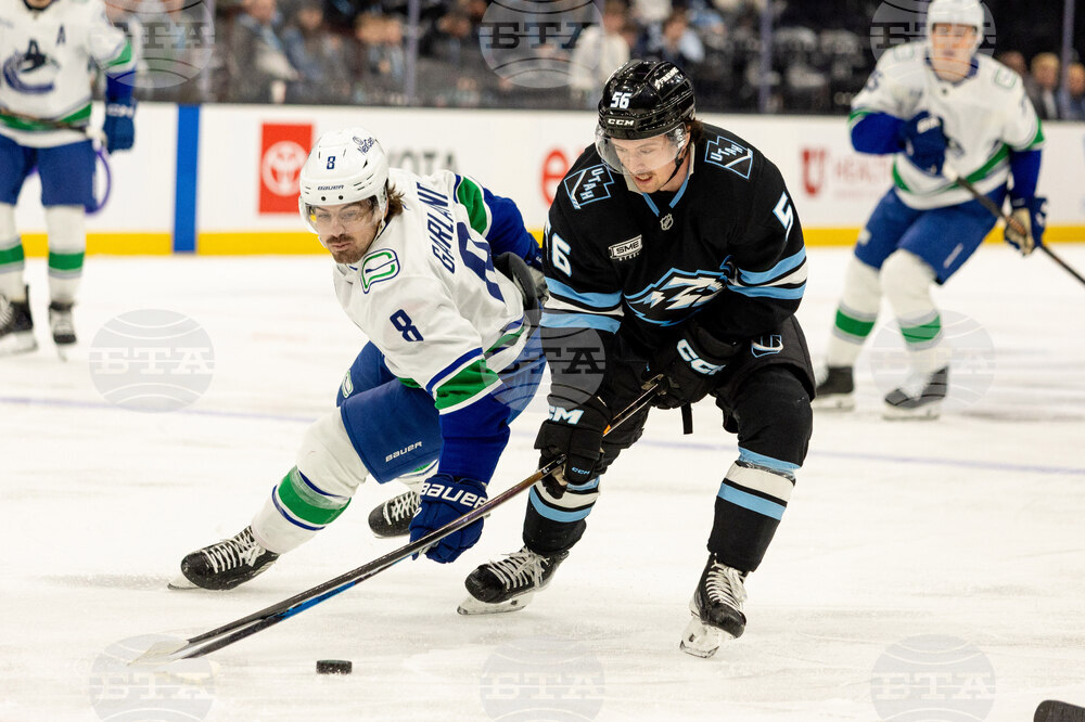 Canucks Mammoth Hockey