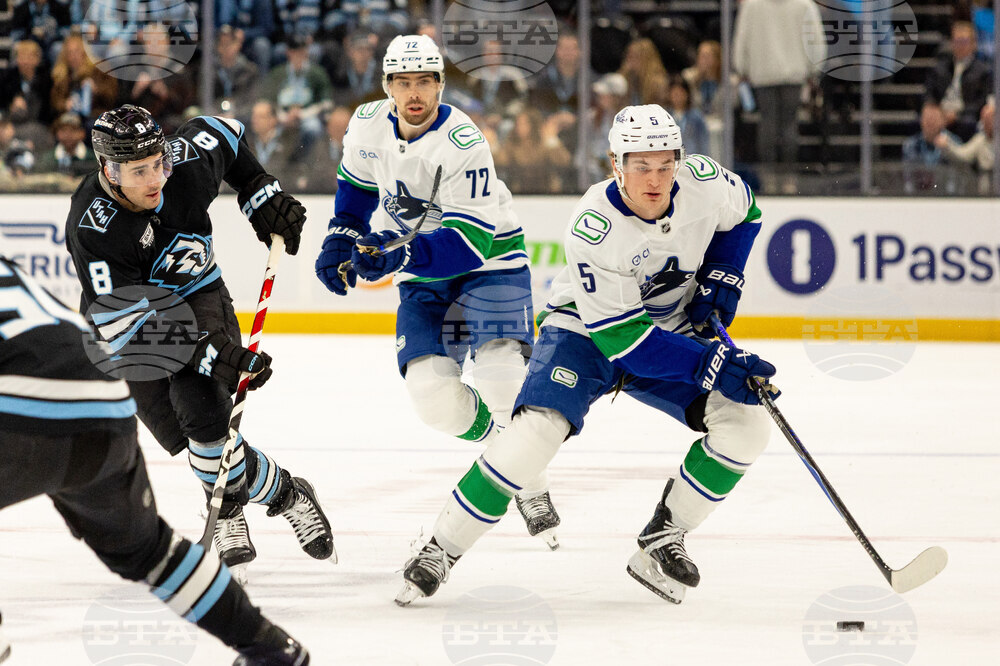 Canucks Mammoth Hockey