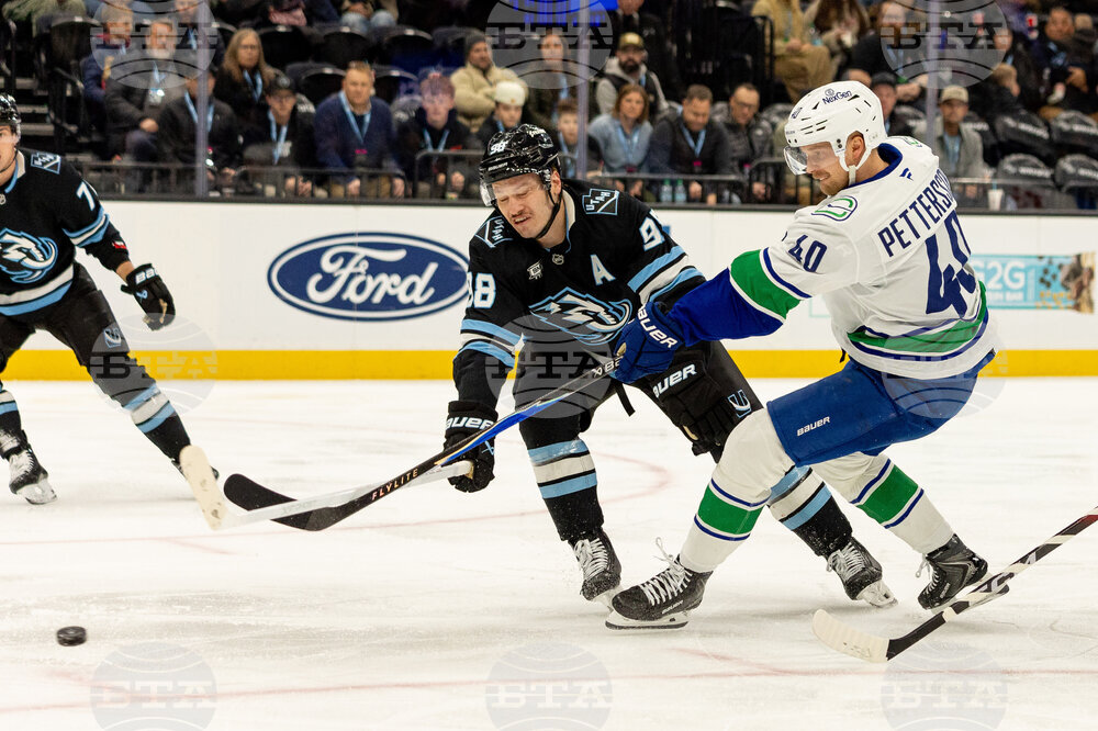 Canucks Mammoth Hockey