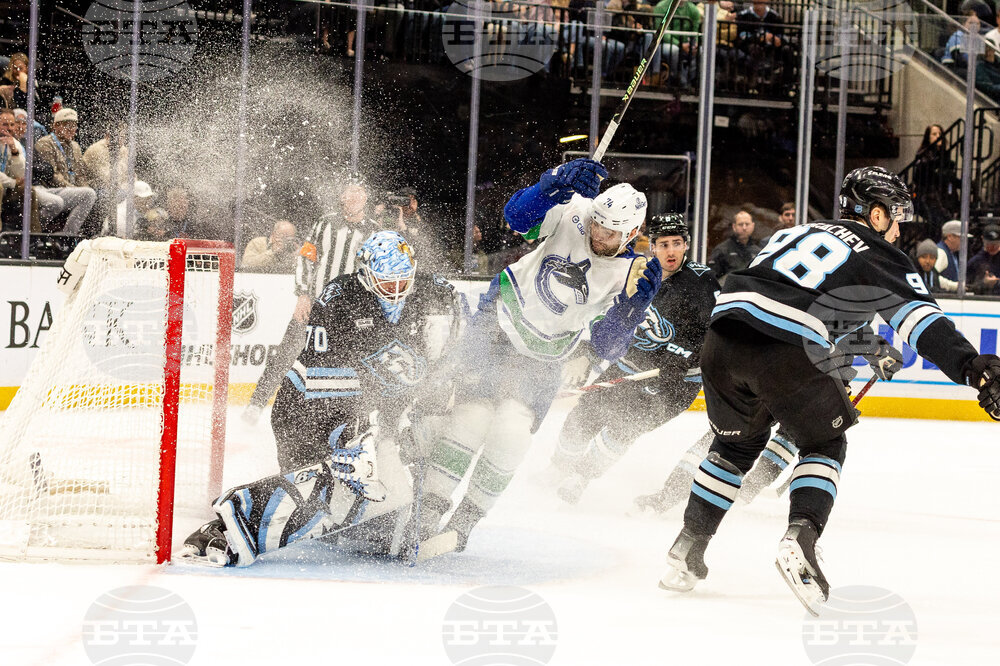 Canucks Mammoth Hockey