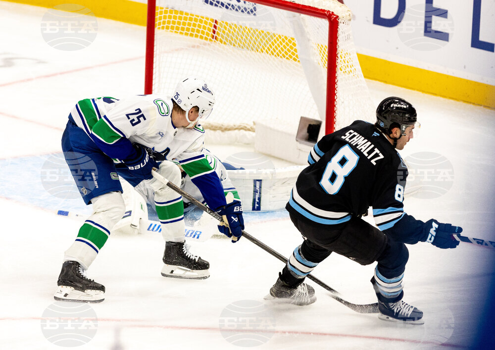 Canucks Mammoth Hockey