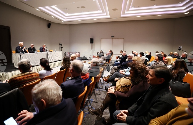 Бъдещето на Европейския съюз бе тема на дискусия с участието на депутати, евродепутати и анализатори 