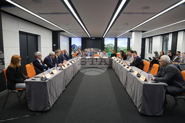 Aging Nurses, Fewer GPs and Patchy Access: Continue the Change Hosts Expert Discussion on Health Care