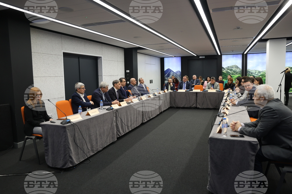 Доплащането от страна на пациентите за лечение и лекарства обсъдиха експерти и представители на „Продължаваме промяната“