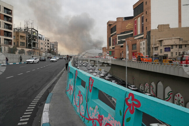 Голям пожар бе потушен във военна база в Техеран