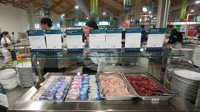 През двете седмици на Зимната олимпиада спортистите са консумирали около 60 килограма Грана Падано на ден, 365 килограма паста, 10 000 яйца, 8 000 кафета и 12 000 парчета пица