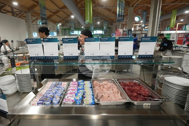 През двете седмици на Зимната олимпиада спортистите са консумирали около 60 килограма Грана Падано на ден, 365 килограма паста, 10 000 яйца, 8 000 кафета и 12 000 парчета пица