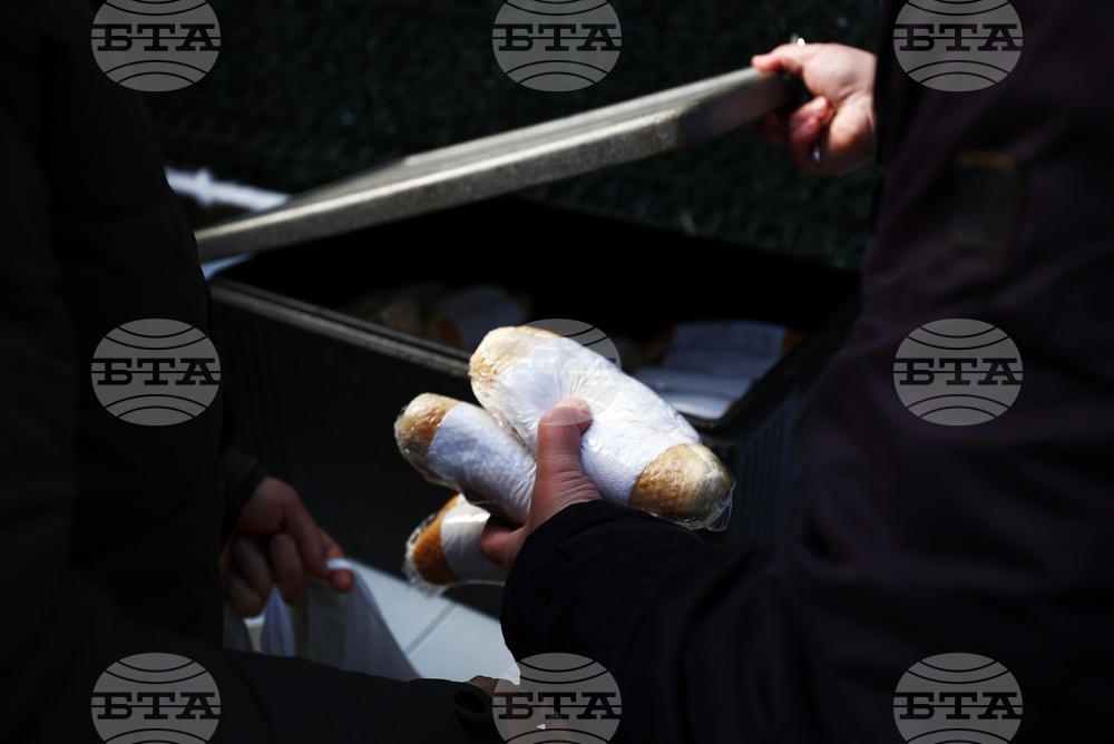 Храна за нуждаещи се - раздаване