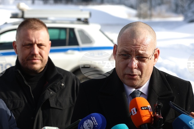 Намерените край прохода Петрохан три тела не са на криминално проявени лица, каза главен комисар Захари Васков