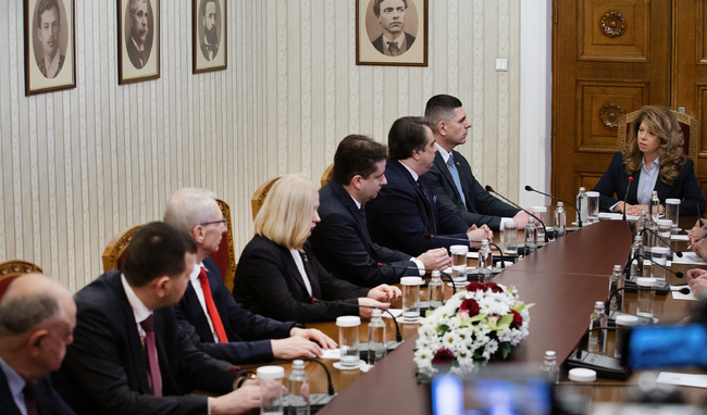 Илияна Йотова: След последните промени в Конституцията отговорността за служебния кабинет е споделена между изпълнителната и законодателната власт 