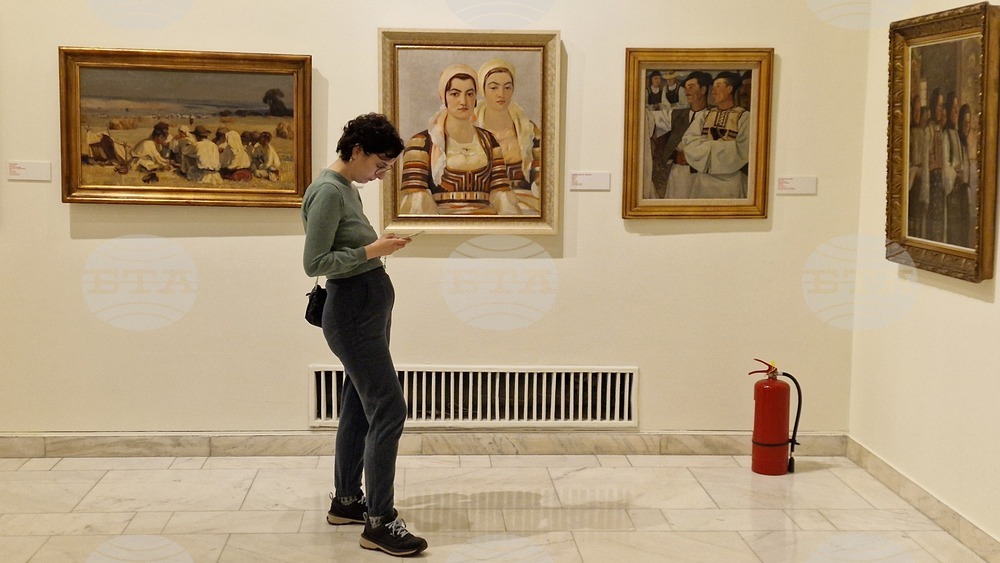 Румъния - Букурещ - Владимир Димитров-Майстора и Иван Ангелов - изложба