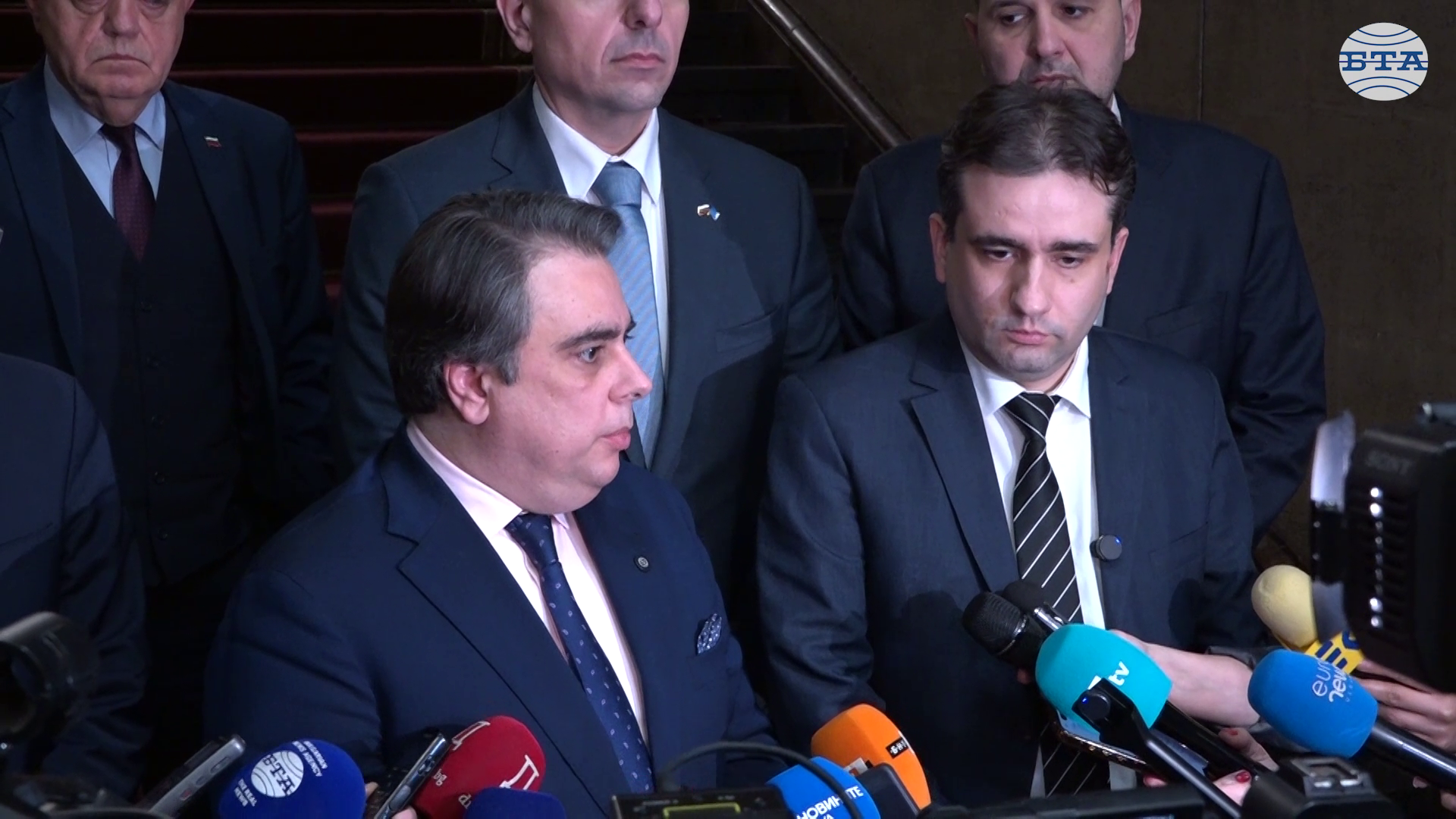 Най-разумната дата за избори е 19 април, казаха от ПП-ДБ след консултациите с президента