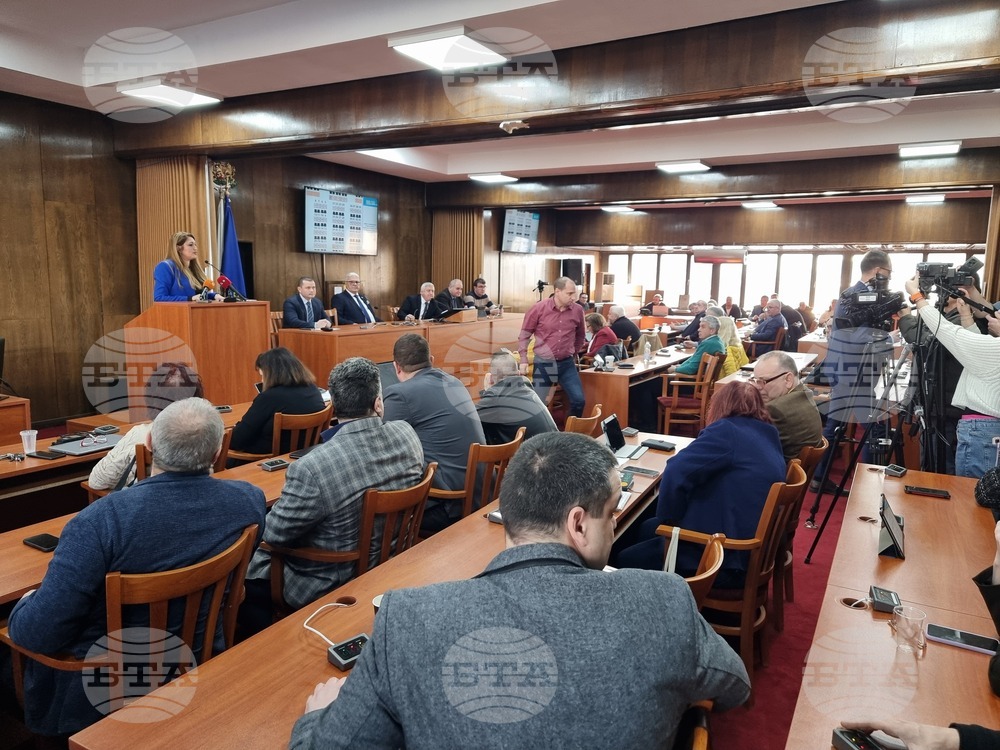 Общинските съветници в Русе приеха всички четири докладни на днешното си извънредно заседание 