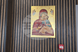 Антарктида - остров Ливингстън - икони - нова лаборатория