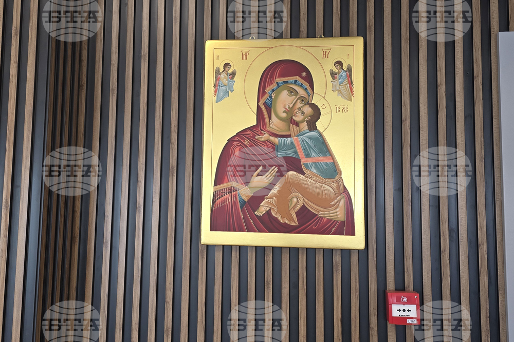 Антарктида - остров Ливингстън - икони - нова лаборатория