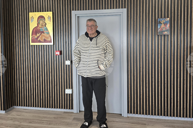 Антарктида - остров Ливингстън - икони - нова лаборатория