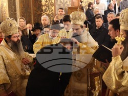 Тържествена света литургия за десет години от канонизацията на св. Серафим Софийски Чудотворец бе отслужена в храма-подворие "Св. Николай Чудотворец". Снимка: Българска патриаршия