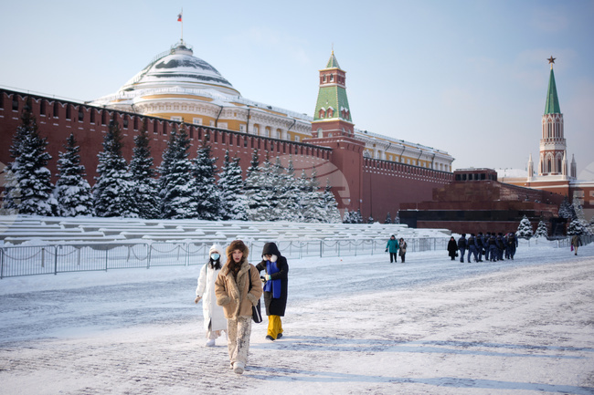 Икономическият растеж на Русия се забавя рязко до 1 на сто през 2025 г., съобщи Росстат