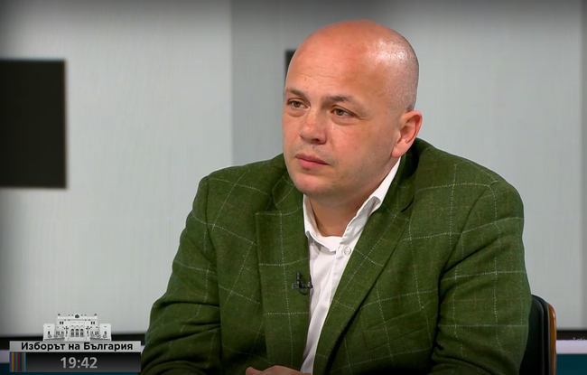 Александър Симов: Направихме учебниците до 12-ти клас безплатни и намерихме формула за минималната заплата