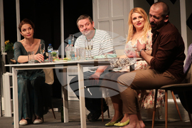 Плевен - театър - премиера - "Перфектният домакин"