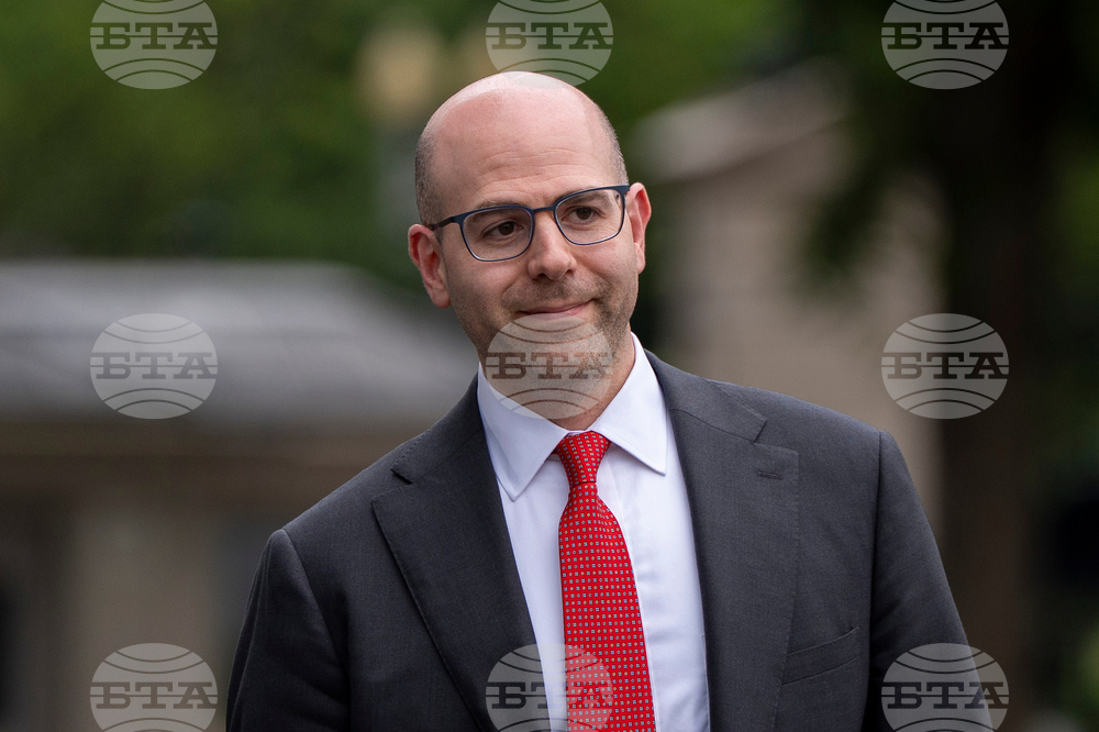 Стивън Майрън от Управителния съвет на УФР е подал оставка като председател на Съвета на икономическите съветници в Белия дом