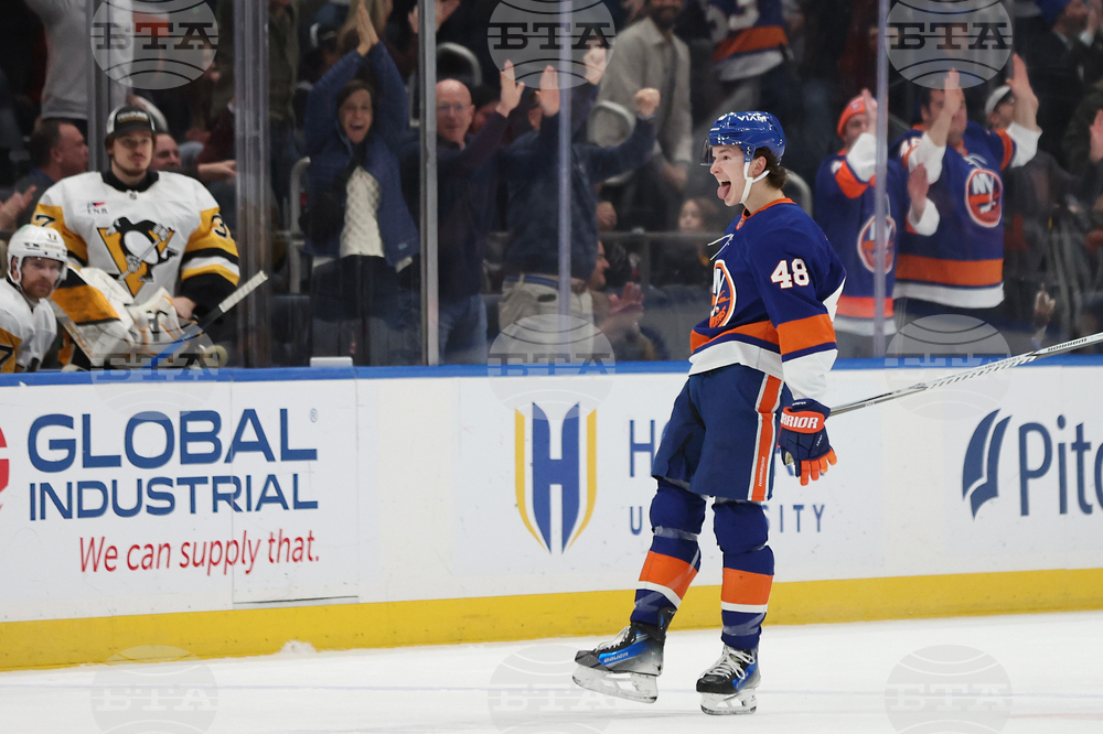 Penguins Islanders Hockey