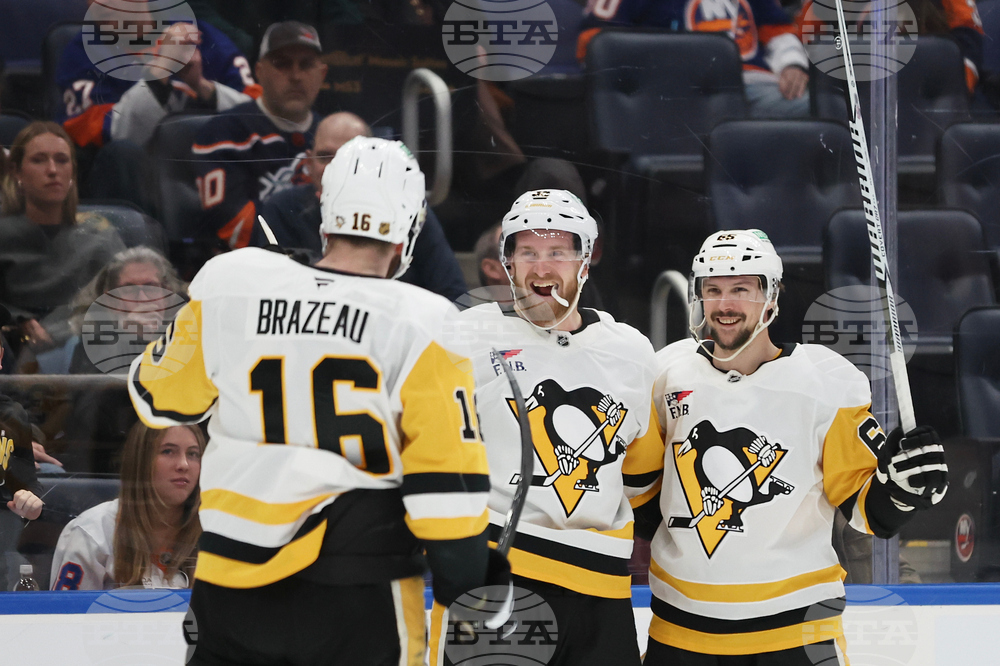 Penguins Islanders Hockey