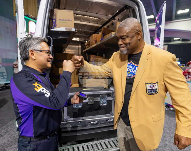 FedEx Delivers Vince Lombardi Trophy to the Moscone Center