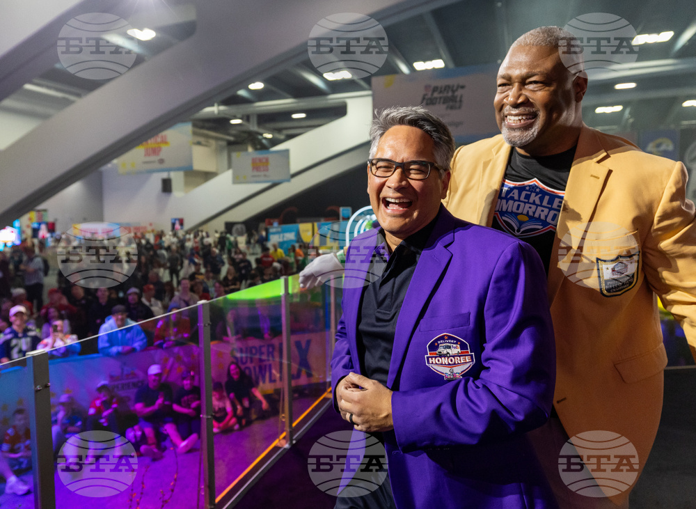 FedEx Delivers Vince Lombardi Trophy to the Moscone Center