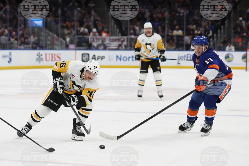 Penguins Islanders Hockey