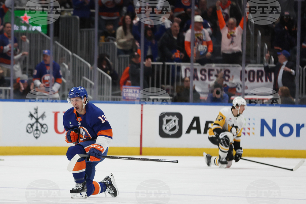 Penguins Islanders Hockey