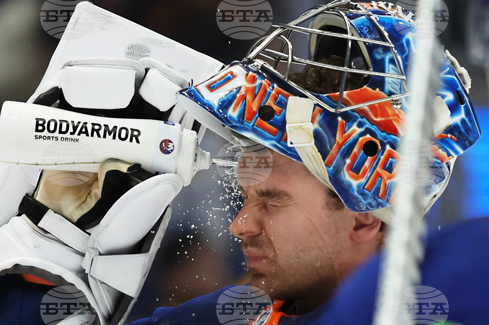 Penguins Islanders Hockey