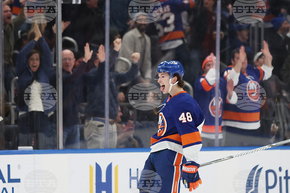 Penguins Islanders Hockey