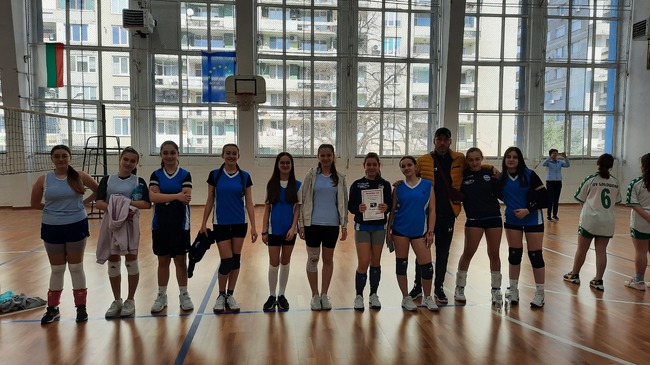 Община Кюстендил: Първо място за отбора по волейбол V-VII клас /момичета/ от ПМГ „Проф. Емануил Иванов“ на областния етап от ученически игри 22/23 г.