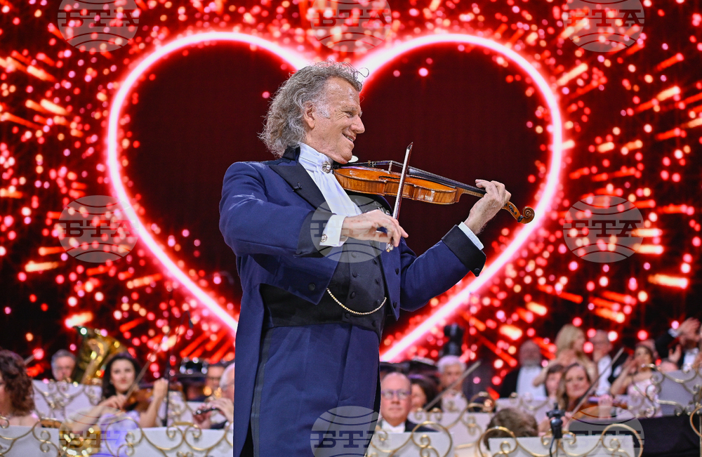 Андре Рийо в София: Къде сме се събрали тази вечер? Точно в центъра на вселената!