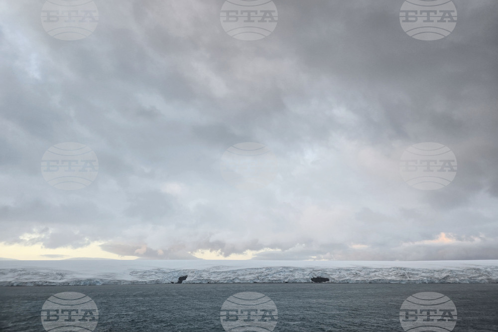 Antarctica - Livingston Island - view