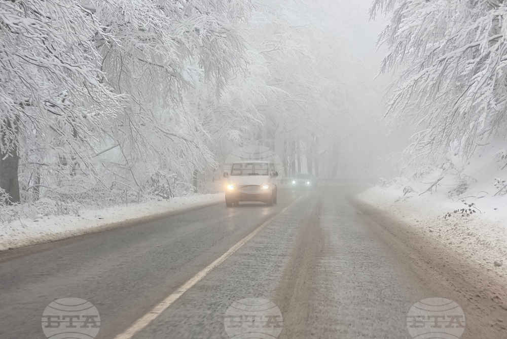 Пътищата в Монтанско са проходими при зимни условия, 31 машини опесъчават срещу заледяване