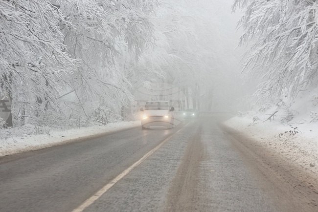 Пътищата в Монтанско са проходими при зимни условия, 31 машини опесъчават срещу заледяване