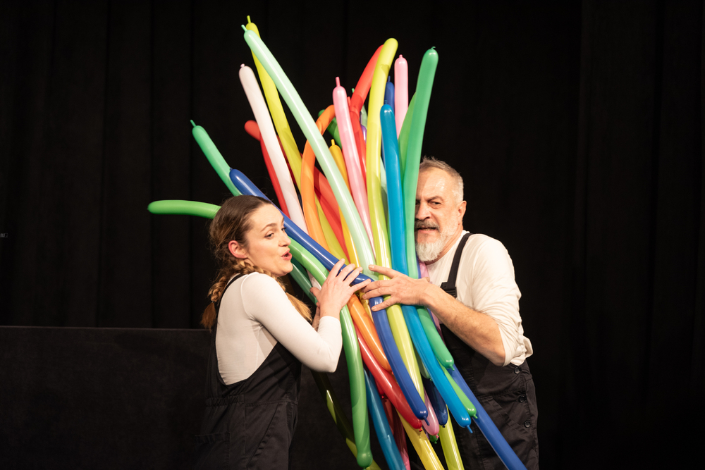 Театър „Хенд“ от Пловдив гостува в Търговище с постановката “Шекспир х 5”