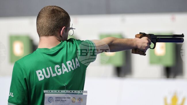 Европейските шампиони по спортна стрелба за юноши до 16 години са изключително щастливи от спечелената титла в Бургас