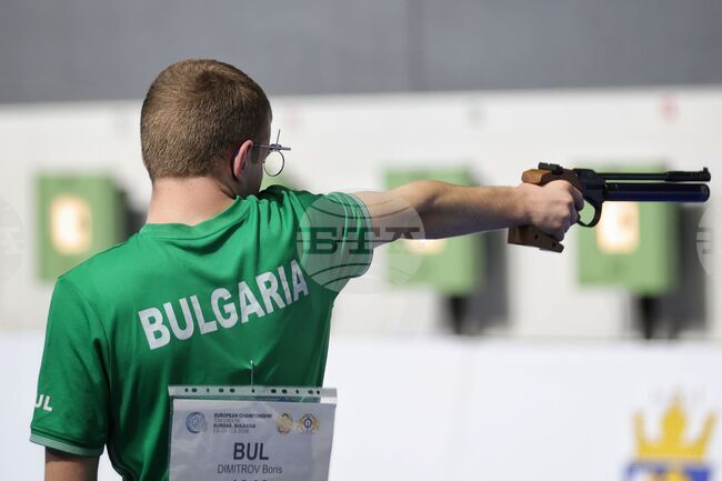 Европейските шампиони по спортна стрелба за юноши до 16 години са изключително щастливи от спечелената титла в Бургас