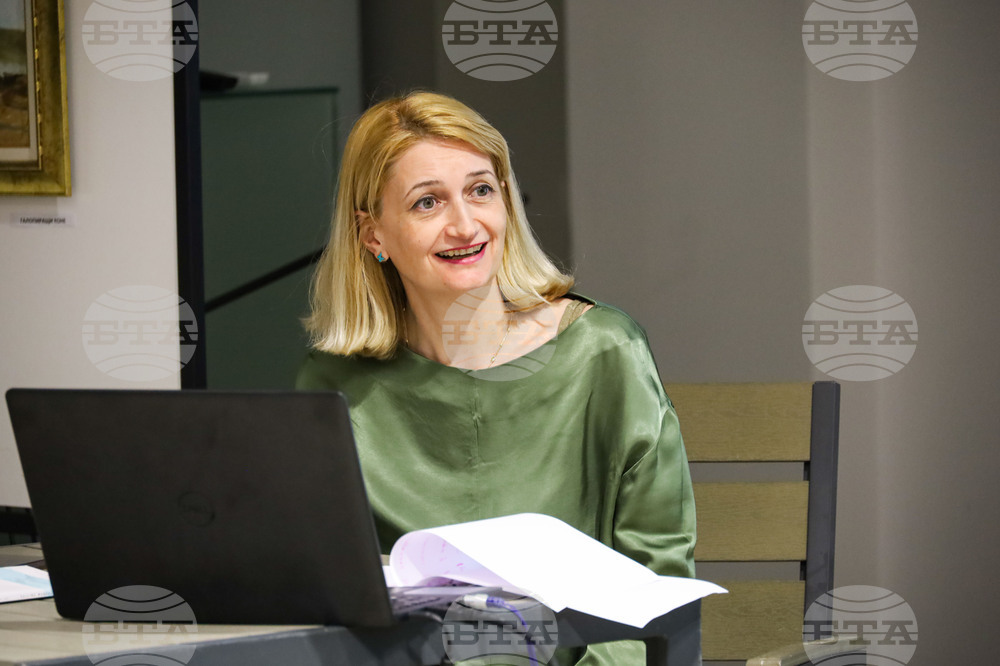 "Ръководство по ветроходство" - Александра Вал - книга - представяне